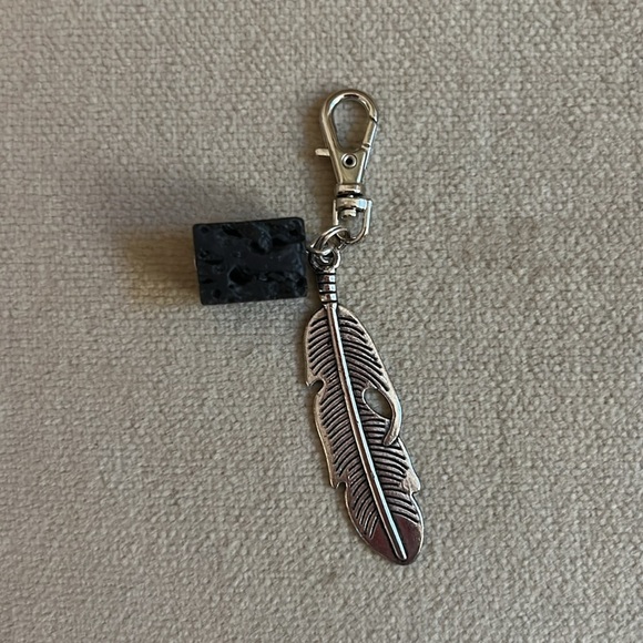 Silver Feather Keychain Charm - Picture 3 of 3